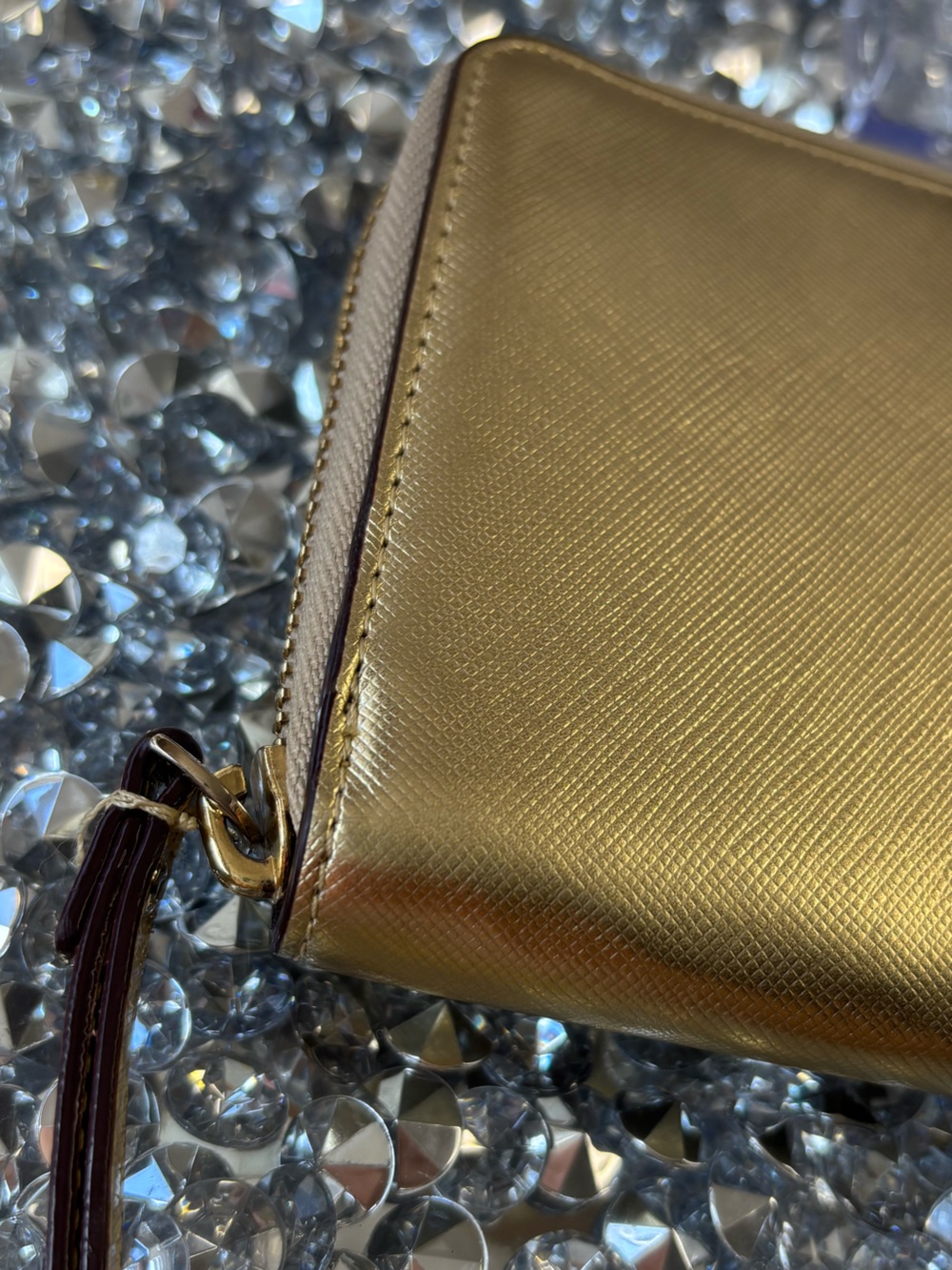 Kate spade STORYBOOK Gold Metallic Zip-around wallet EUC - Picture 11 of 14